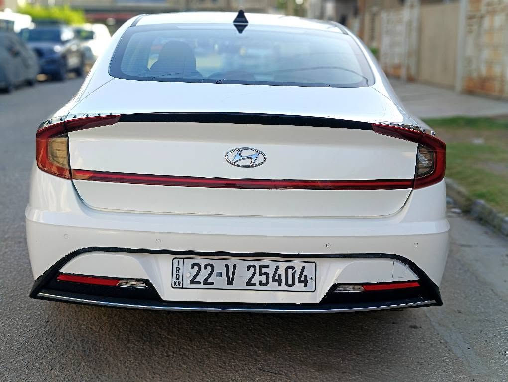 سوناتا 2023 خليجي هايبرد تكسي دبي ماشيه 
30 الف  
فول مواصفات واحد على واحد باستثناء البانوراما رقم وسنويه وهزه كله جديد
بصمة تشغيل 
بصمة ابواب 
مري شفط 
داخل لونين 
جلد 
تحكمات ستيرن 
ثلاث انضمة قياده
تبريد امامي وخلفي 
ويل كب 
شاشه كبيره 
هاندبريك دكمه وبعد هواي مواصفات السيارة مصبوغه تغيير لون  فقط مكفوله من الضربة 
السعر 128 قفل 
*********** بغداد, العراق
