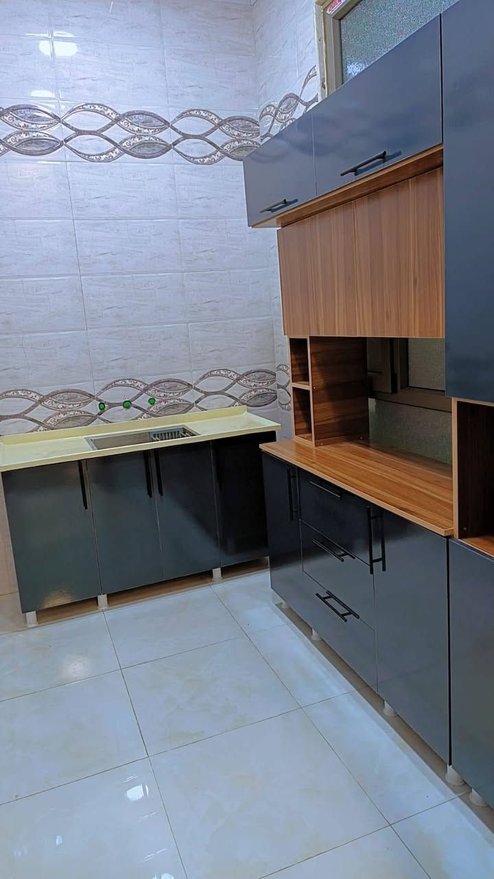 مترتين وسنك متره ونص تسكام كاونتر للبيع الله شاهد جديد مستعمل اقل الاسبوع فصلته ب800 والله واريده ب450 رقمي *********** مكاني كربلاء حي الحر قرب فلافل سعد
