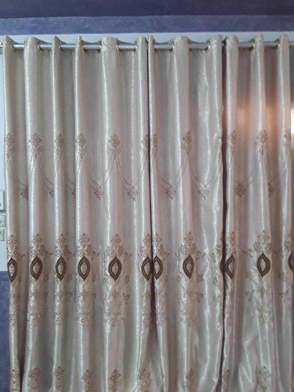 ستائر نظيفه جدا ا. استعمال قليل:خامه تركي ممتاز جدا
السكه سحب او حلقات 
السعر بيه مجال 
شارع فلسطين/لايوجد توصيل


**إذا كنت صاحب هذا الإعلان وتريد حذفه لأي سبب، رجاءا أرسل رسالة إلى الدعم الفني**