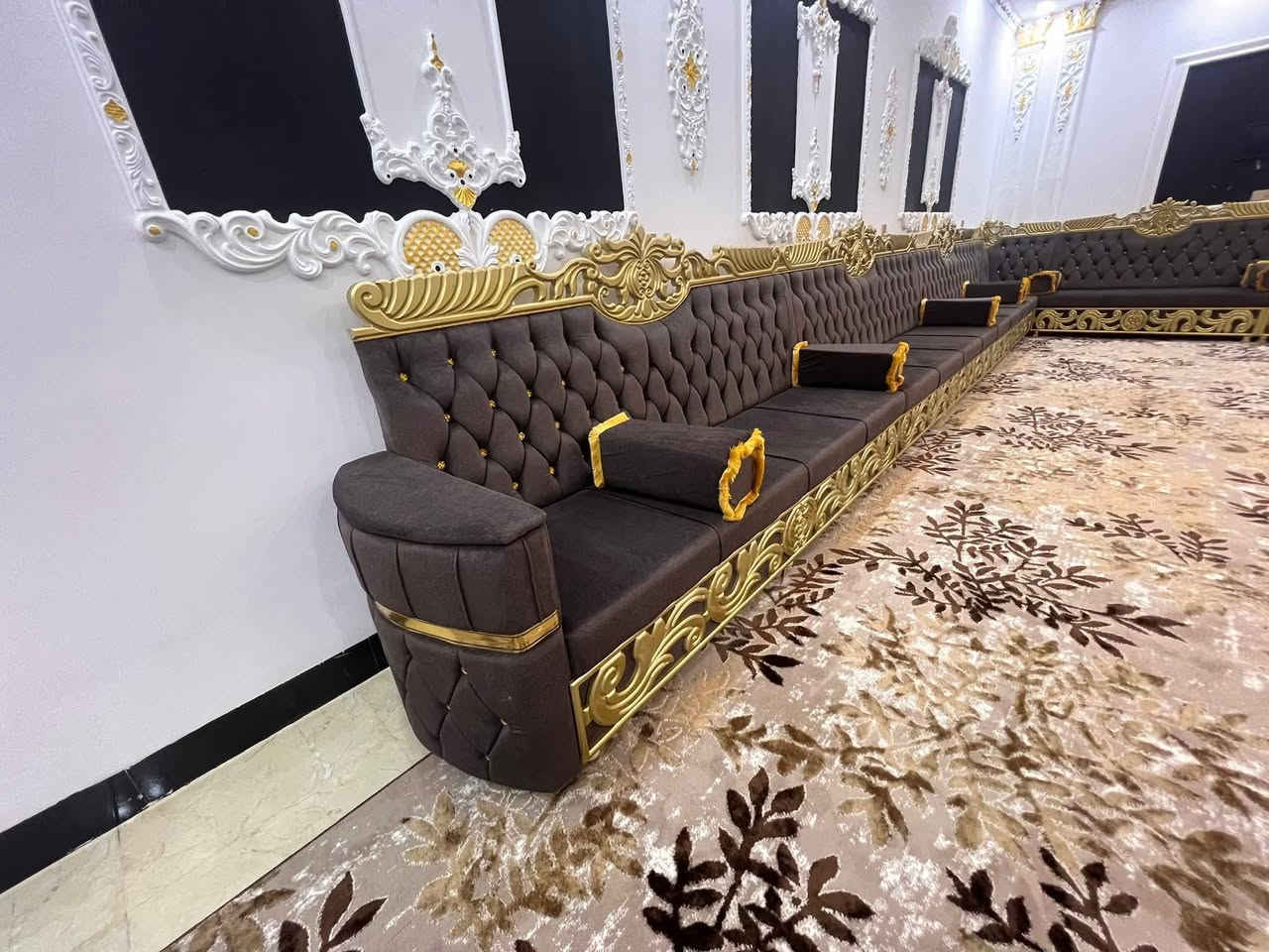 من رخص الادمن
نجارة ودوشمة مجمع الأمير
عمل كافة انواع الدواوين العراقية والفصالات التركية حسب الطلب.. 
تجديد الدواوين المستعملة بأحدث الفصالات 
مواد العمل..
خشب عراقي 
اسفنج هاي اكسترا الاعلى كفاءة وايضا متوفر اسفنج الطبي للمقعد
تتوفر كافة انواع الاقمشة المبطنة والخامة التركية بجميع الالوان لتناسب اذواقكم ولدينا دواوين جاهز اليكون 7متر 
العنوان/ تلعفر قرب مستشفى العام 
للاستفسار مراسلة الصفحة
 او الاتصال على الرقم ***********
واتساب ***********
