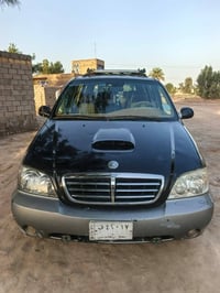 كرنفال ٢٠٠٠ • ٨ راكب • گاز