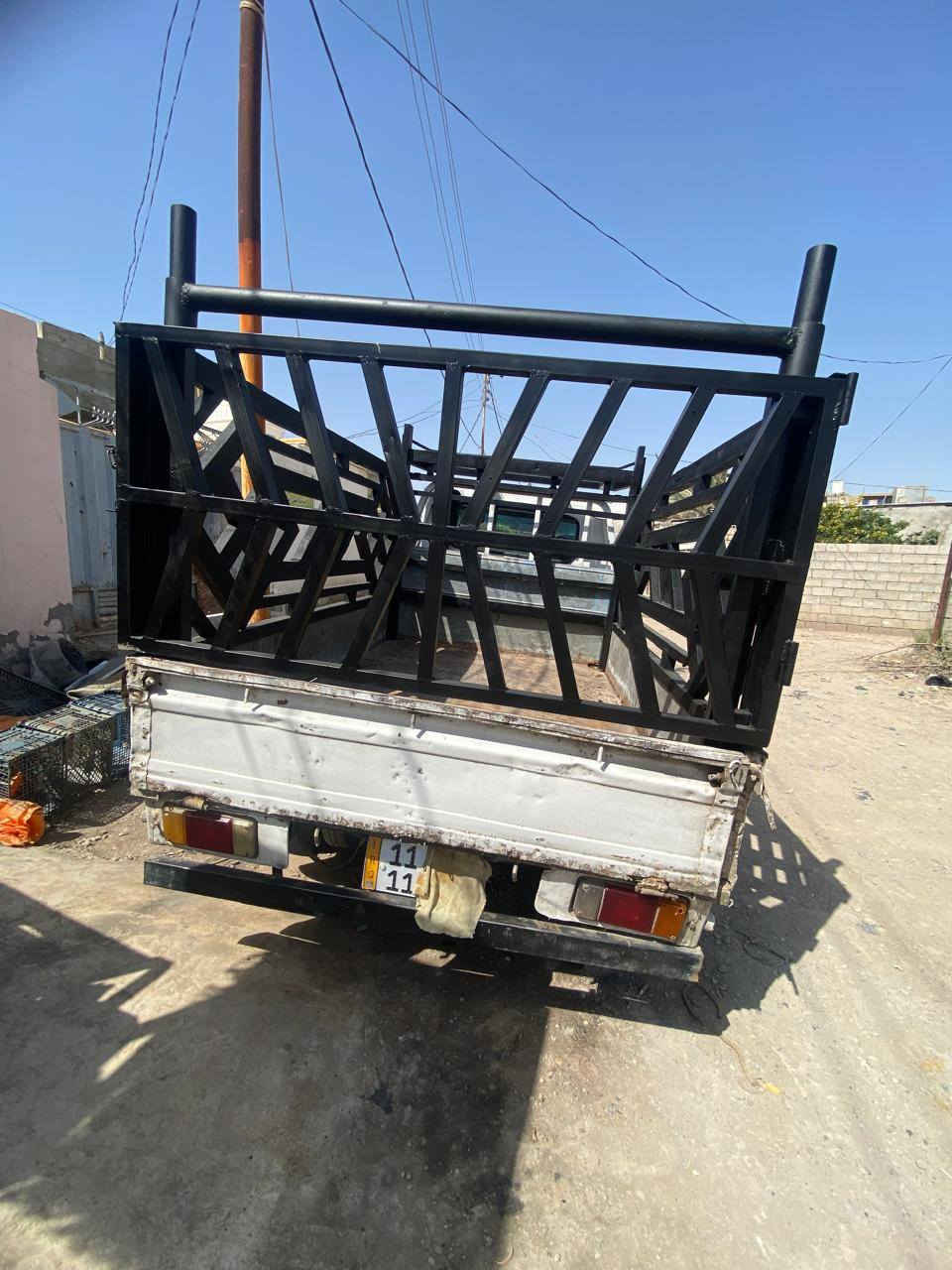 للبيع السيارة بأسمي موديل94 بنكو مشروع وطني بغداد رقم جديد تجي ابيعها الك من البيت وشرط التحويل بأقل من 15 يوم بنفس يوم البيع عقد مروري وبراءة ذمة غير هالشي ما ابيع  السيارة رايدها ب43 وتاخذ كل ملحقاتها سبيرات على جك هايدروليك على مثلثة وطفاية وكل العدة المشتريهن كلشي تاخذ 
مو اكو اليبيع تره كلشي ينزل منها وهنه ميسون كلهن مايسون ورقة 
مكاني ديالى بعقوبة 
***********
***********
