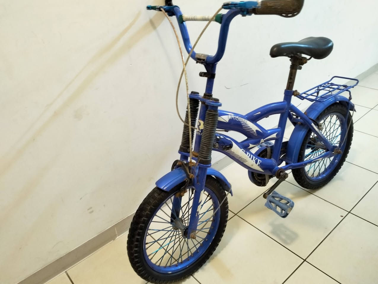 بايسكل حجم 16للبيع سعره 50بي مجال شراي اتصل ***********مكاني الحريه
