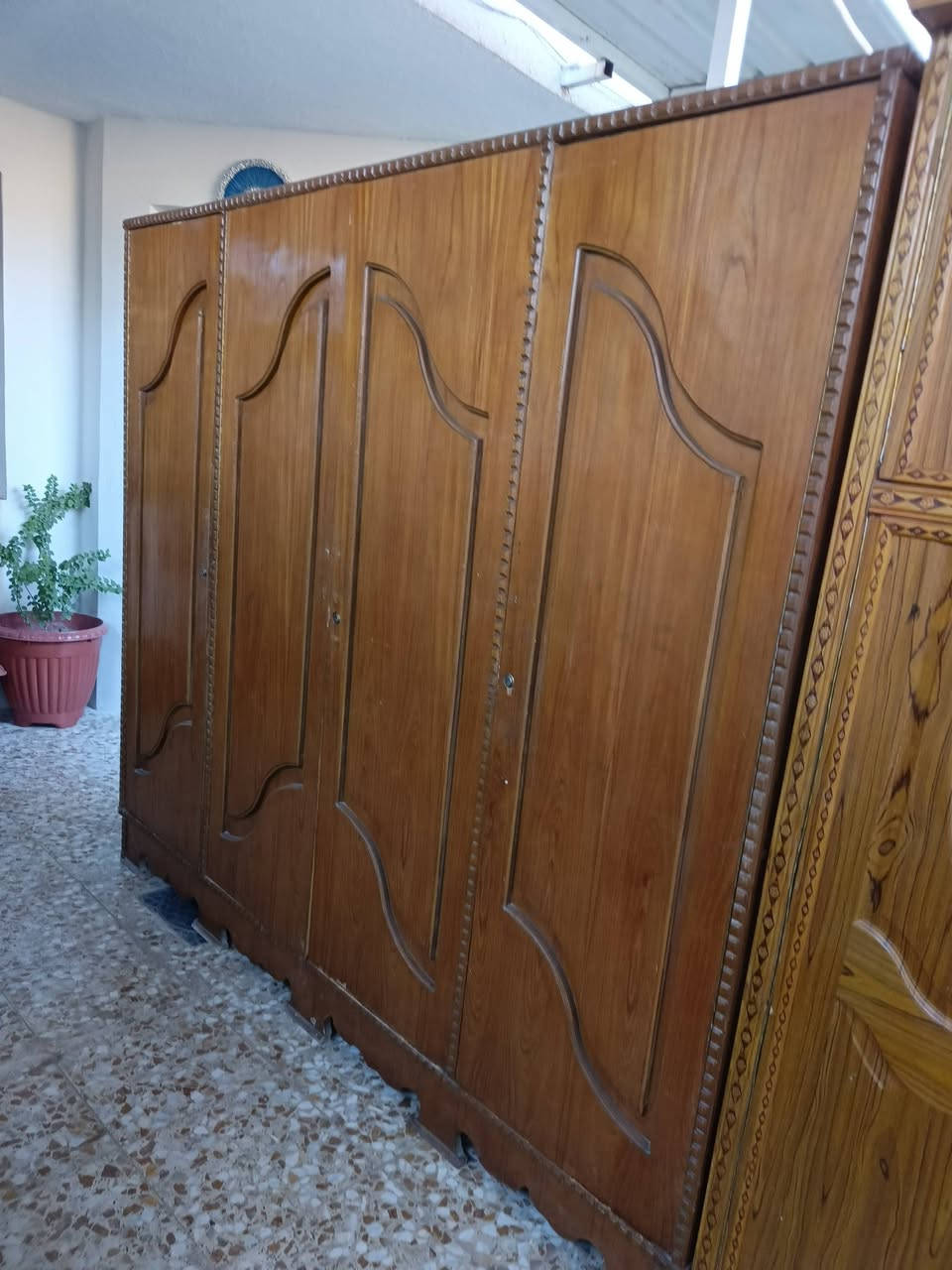 سلام عليكم غراض لبيع مكان بغداد حي ور سبع قصور شارع ابو علي رقمي بي واتساب الشاري ايخابر ***********
