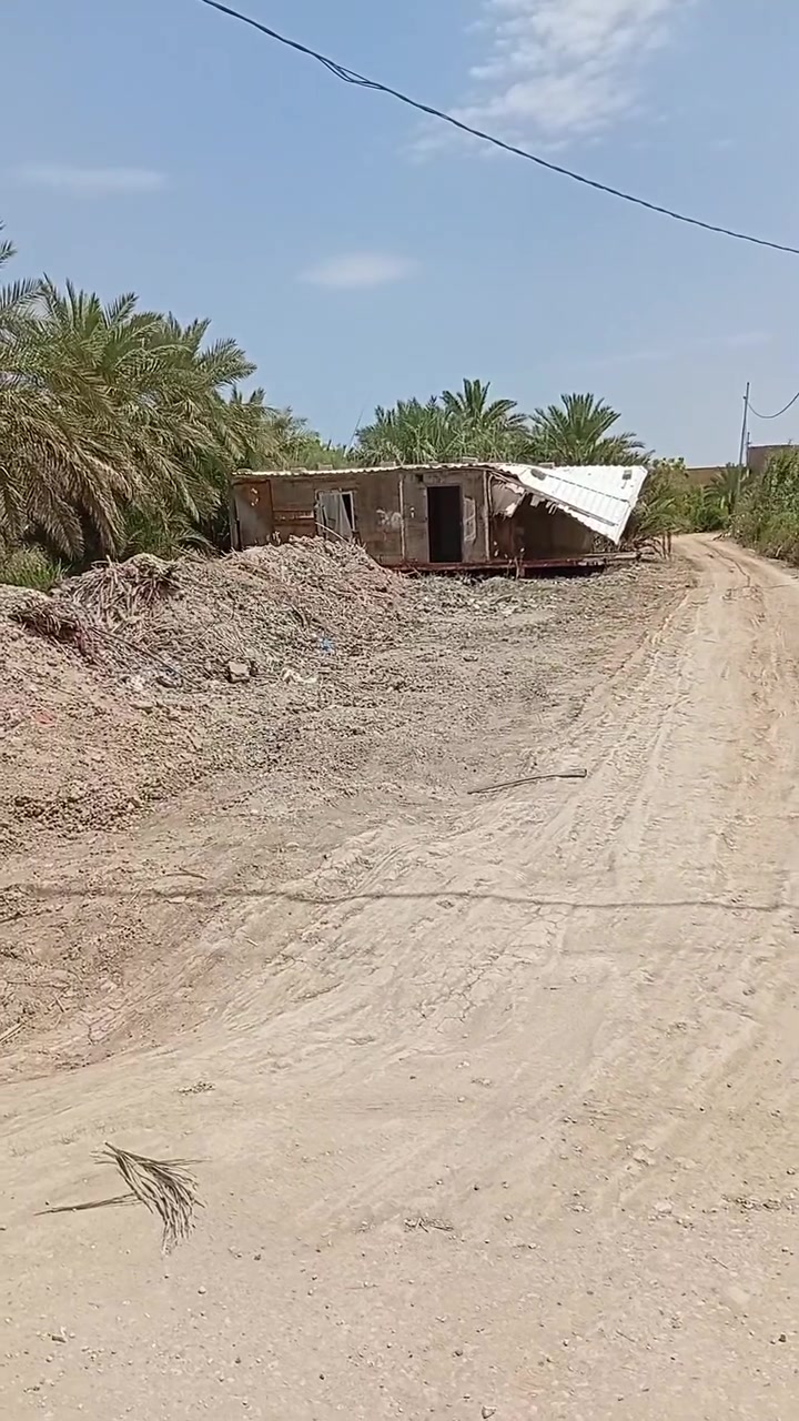 قطعت أرض للبيع فظليه نزلت الكرمه السوده مجاور كهرباء الفظليه مساحه270 م
الوجه 9م 
نزال 30 م 
تبعد عن الشارع العام 500 م
***********
