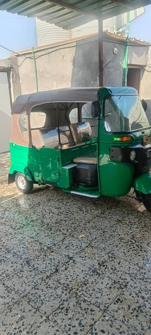 سلام عليكم للبيع تكتك موديل 2022 كفاله عامه رقم وسنويه مكاني بصره 5ميل 
***********
