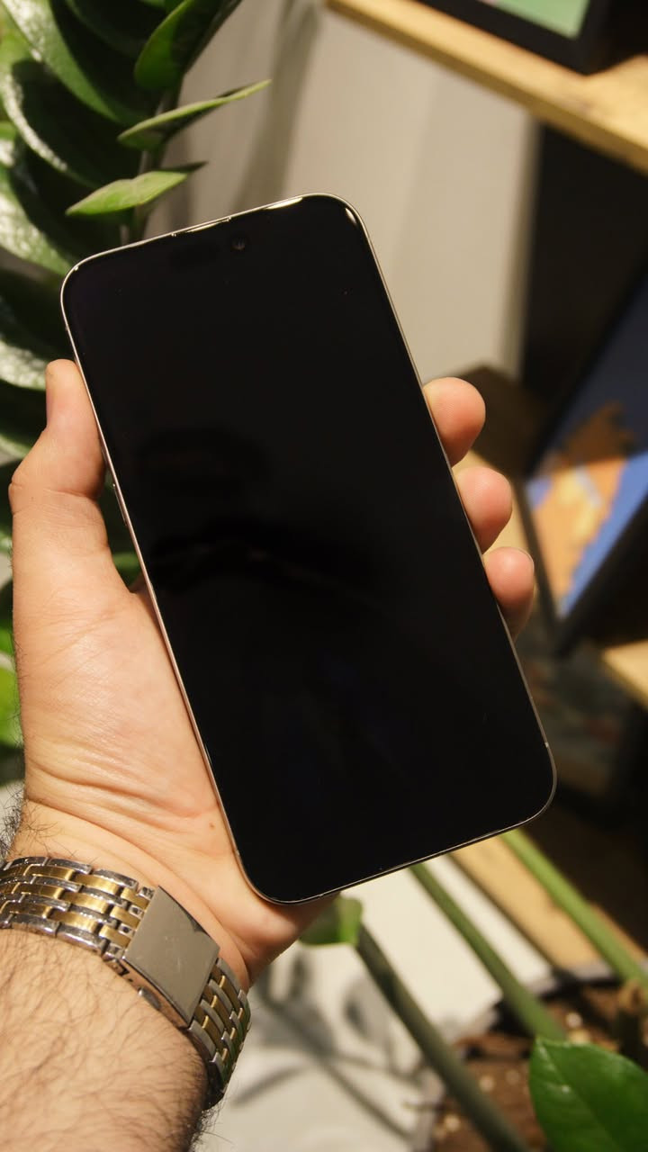 السلام عليكم
Iphone 15 pro max 
البطارية: 89
المساحة: 512
اللون: سلڤر
النظافة: التلفون نظيف ما مفتوح ولا مبدل اي شي ولا بيه شخوط 
مكاني كربلاء
السعر:مليون ومية وخمسين الف 
للتواصل واتساب فقط رقمي:
***********

