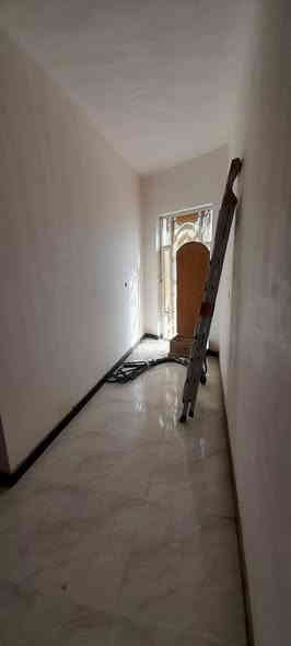 السلام عليكم بيت مساحة ٢٠٠ م في الموحيه نزله الصفاه القديمه يتكون الطابق الارضي من غرفتين ومطبخ وصالتين واستقبال ومنور عدد ٢ وصحيات داخلي وخارجي والطابق الثاني من ٤ غرف وصاله وصحيات السعر ٤٠٠ للاستفسار الاتصال على الرقم الاتي ***********
