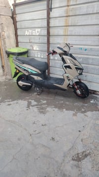دراجة شحن لبيع 6 بطاريات كبار دراجة كاملة مكاني بغداد رقمي 07864511680...