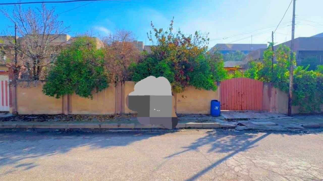 فرصة لا تعوض 
دار سكني للبيع 
بمكان راقي ويصلح ليكون استثمارا ناجحا في مدة قصيرة 
العنوان حي المثنى قرب مستشفى صحةالمرأة 
المساحة الاجمالية ٤١٢م الواجهة ١٥
العمق ٢٧.٥
صالح للسكن كمنزل
الطابق الاول ١غرفتين هول مطبخ استقبال صحييات
الطابق الثاني .ثلاث غرف نوم
البيت طابو ملك صرف سند 25 طابو.الزهور
التحويل بعد البيع مباشرة
للاستفسار التواصل مع صاحب الدار 
لا تفوت الفرصة واتصل قبل غيرك
عبر الاتصال 
او عبر الواتساب 
*********** بغداد, العراق
