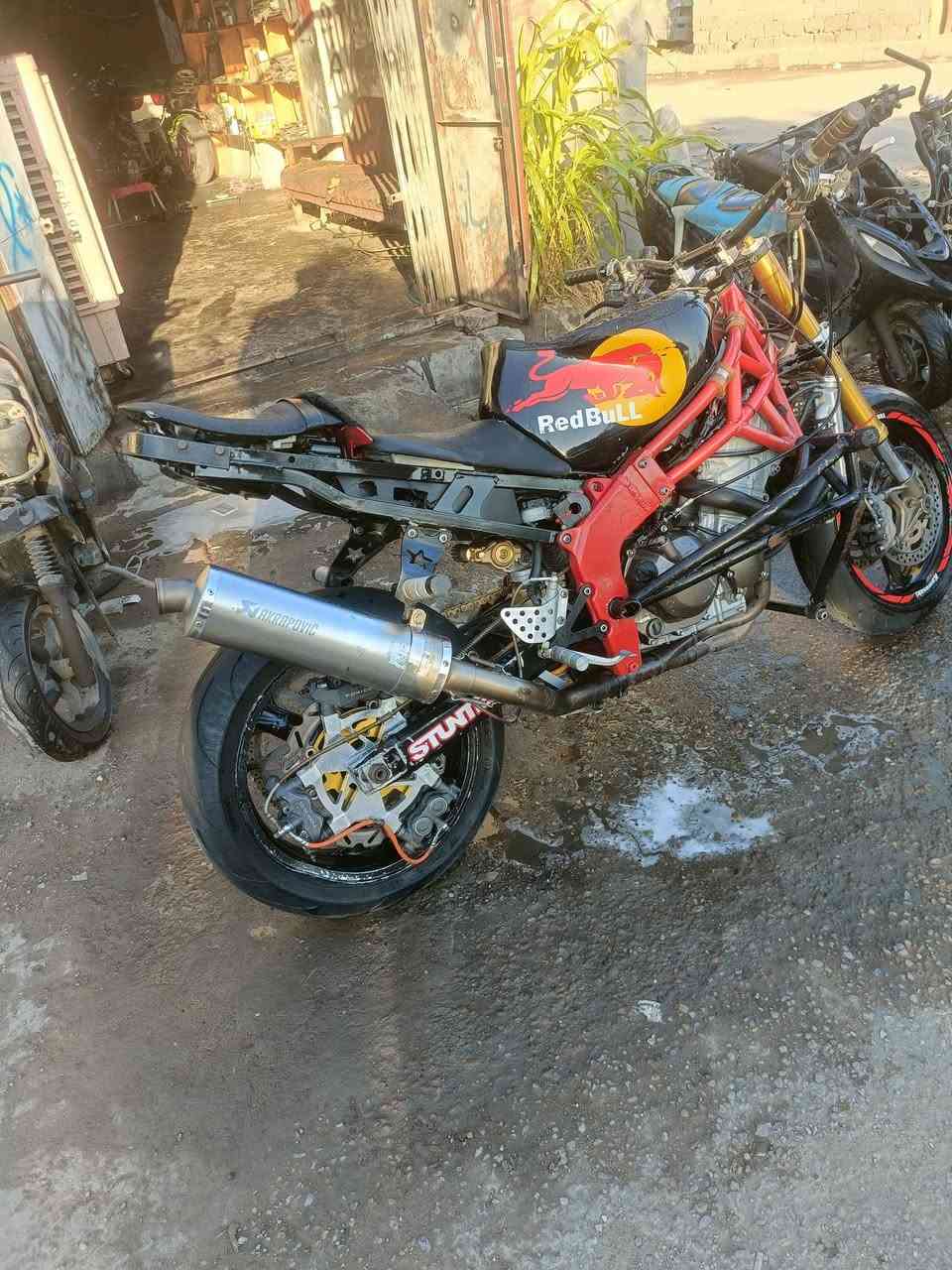 سلام عليكم دراجه كاوسكي 2004 للبيع مكفوله من كلشي جاهزه للبيع العنوان بغداد العبيدي *********** السعر 23 بيه مجال
