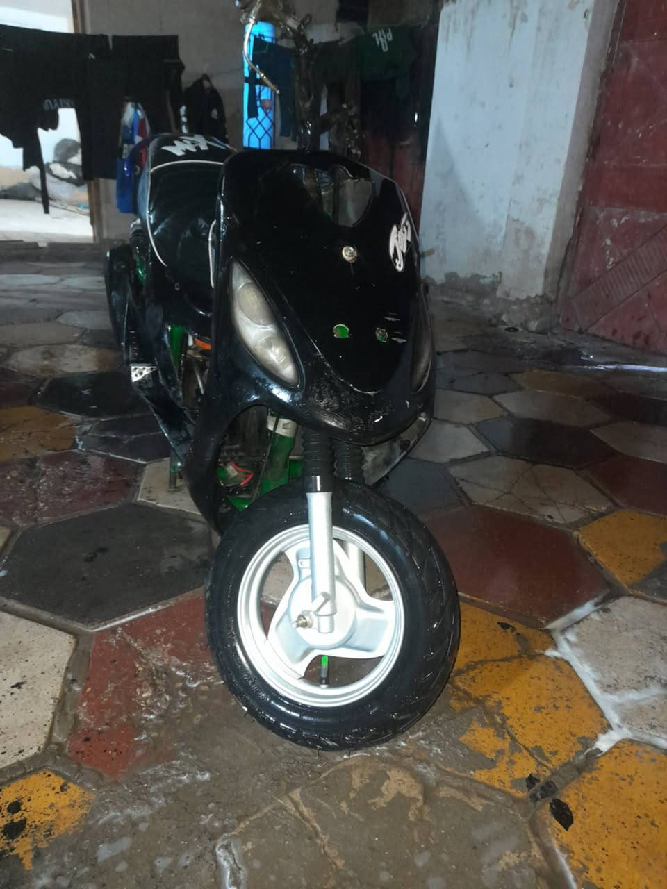 سلام عليكم ماكس منغولي
مكينه 55 بوشه ياماها  
كلجات تورباين جديد 
ويل أمامي جديد تاير أمامي جديد
دبلات أمامي جديد تاير خلفي جديد
كابريتر  جديده قبق هندر اصلي 
صالنصه اف ام اصلي 
الدراجه يرادله ترتيب بس شكل 
السعر 250 قفل قفل لا تدخل وتكلي طيحلي من السعر  الدراجه صارف عليه خير من الله  
رقمي (***********)
