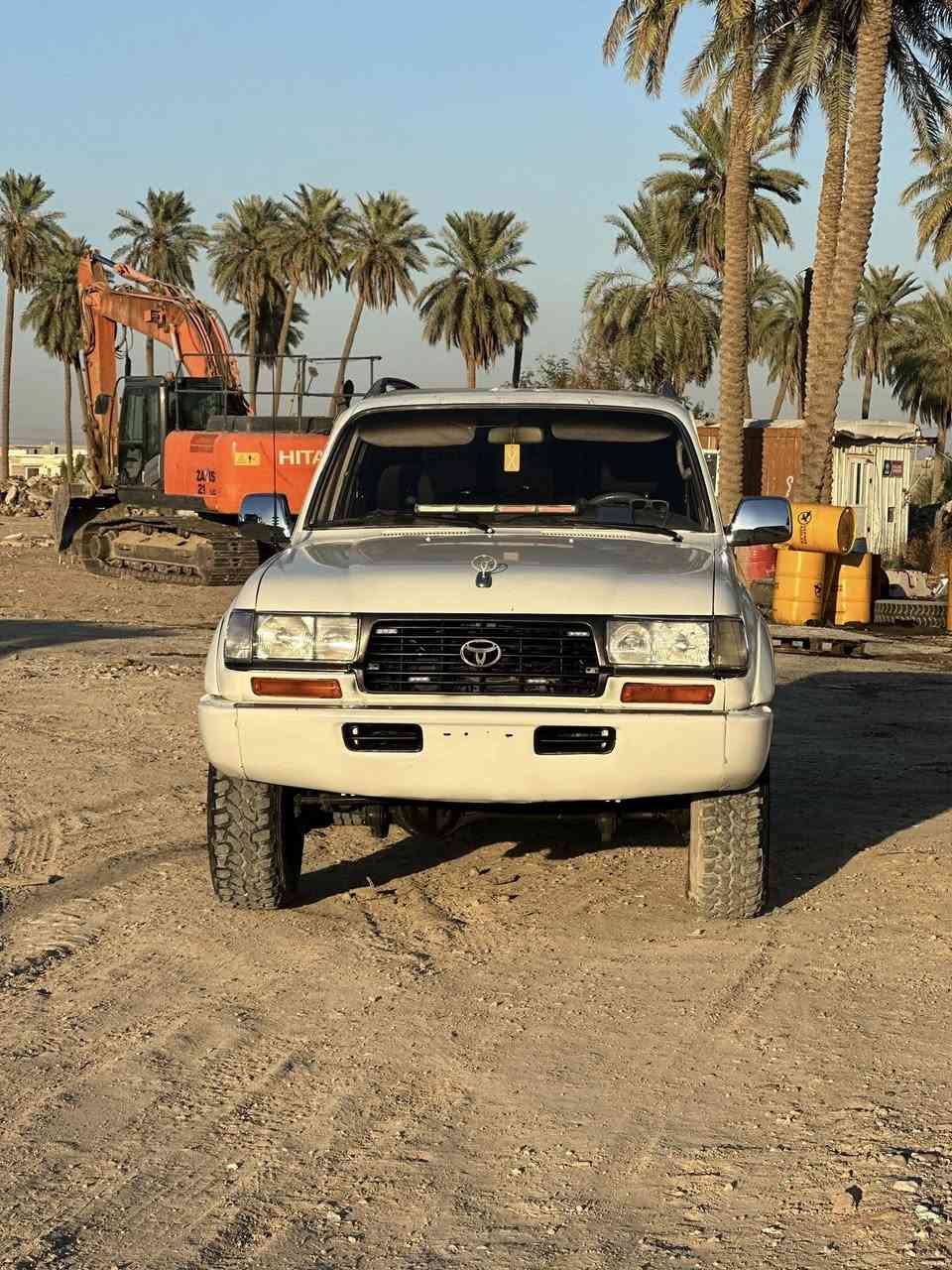 يا الله سلام عليكم لاندكروزر موديل 1996 للبيع السياره خير من الله تعميرها جديد صار شهرين تعمرت مال جناي من الدعاميه للدعاميه مابيها نقص كير ومكينه محورات خير من الله كير مال برادو لوكير يشتغل بس اني لغي صبغ جماليه حزام لا حادث ولا ضربه رقمها سليمانيه تحويل مباشر ماسوي وكاله كبل احولك مكانها بغداد الشعب عارضها 85 ورقه وبيها مجال  رقم ***********
