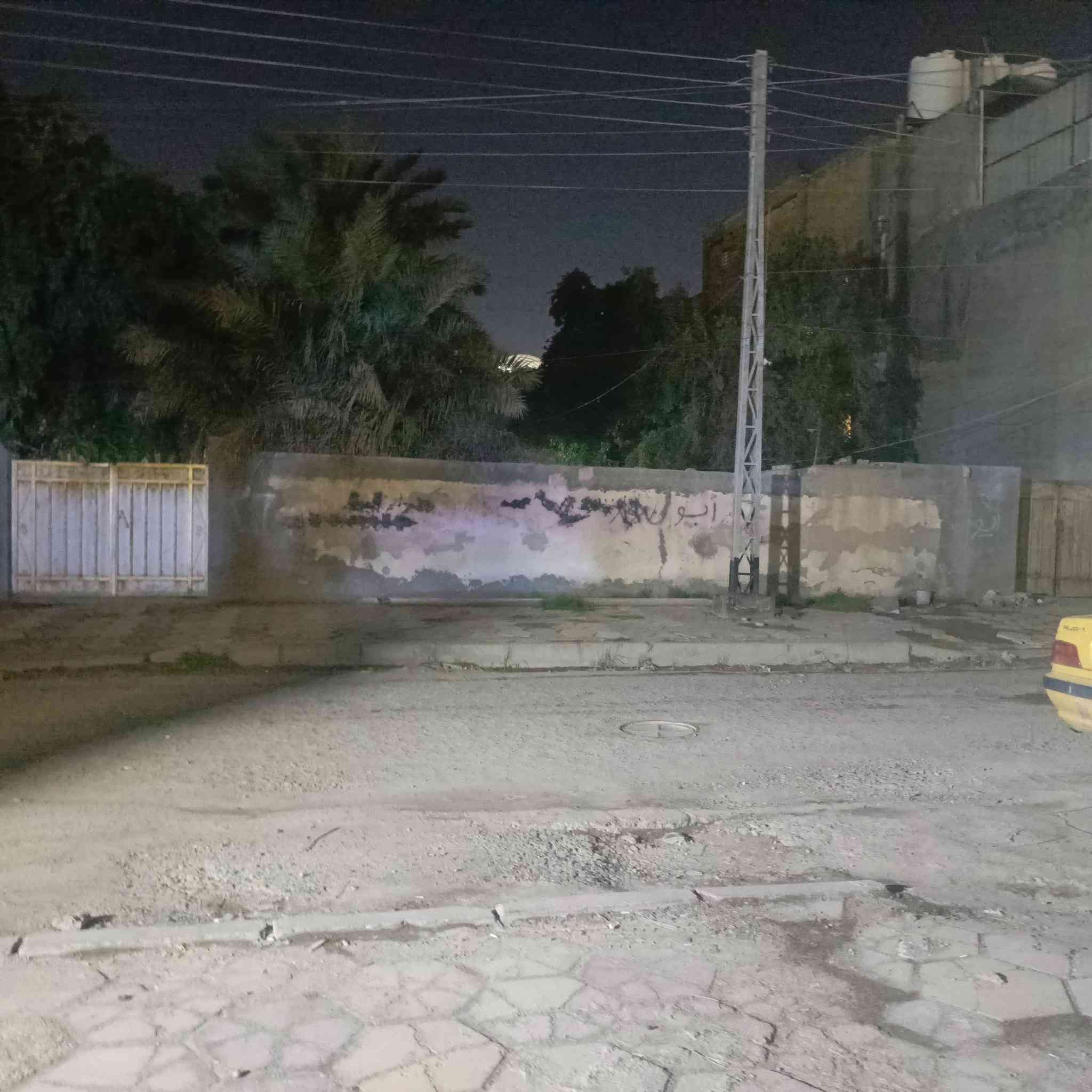 دار للبيع قطاع ٣٠شارع المدارس قرب مطعم جتر جكن قريب على شارع العام يصلح مجمع طبي او روضه او مدرسه اهليه سعر متر ٢٧٥٠مليون وبيه مجال جدا قليل الاتصال برقم موجود *********** ابو رشا
