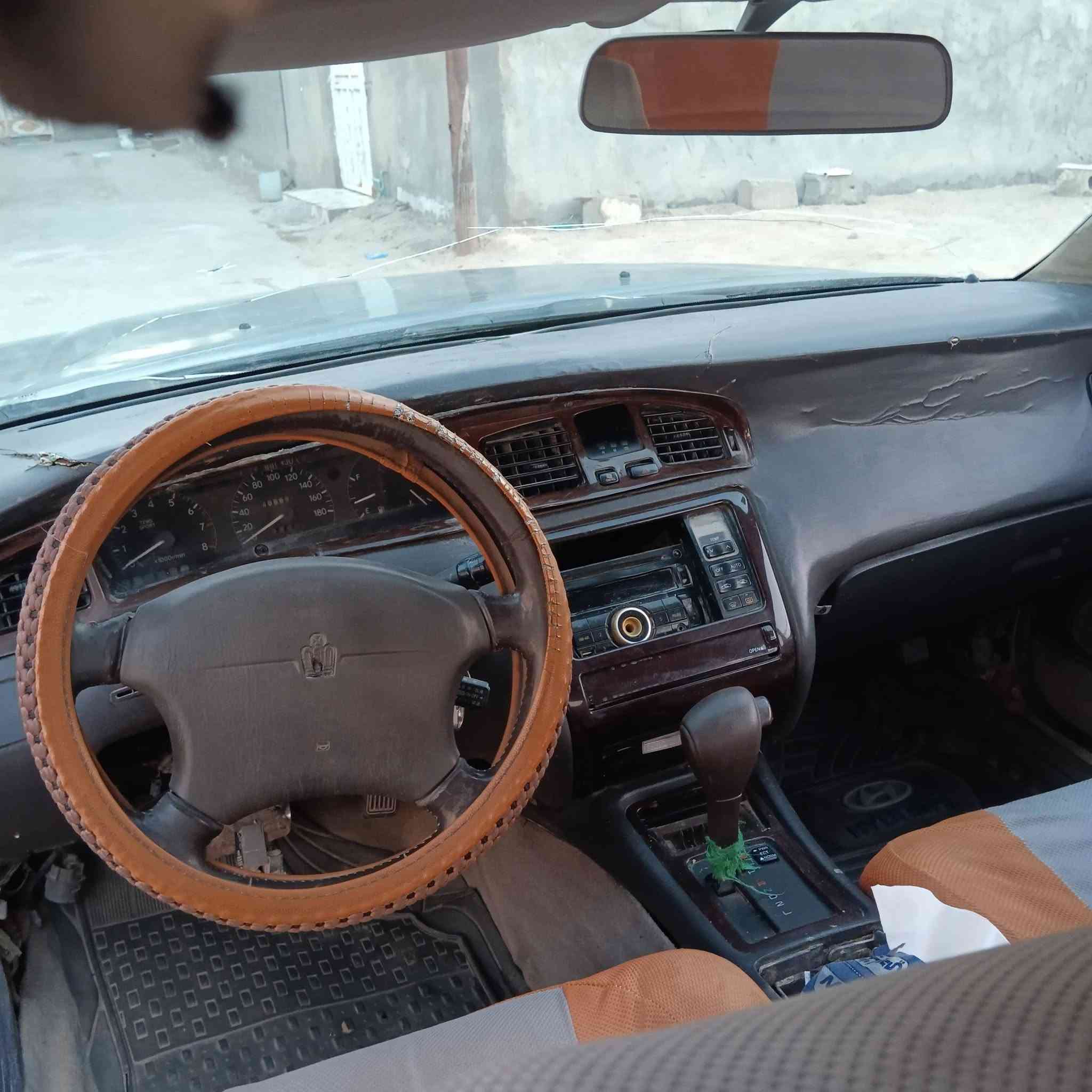 بطه 1993
رقم بصرة انكليزي بسمي 
مكينه وكير 2500ديلكو
بيهه كصه قمارة
مكينه بيه بكن
السعر 35
بصره ابو الخصيب 
***********
***********
