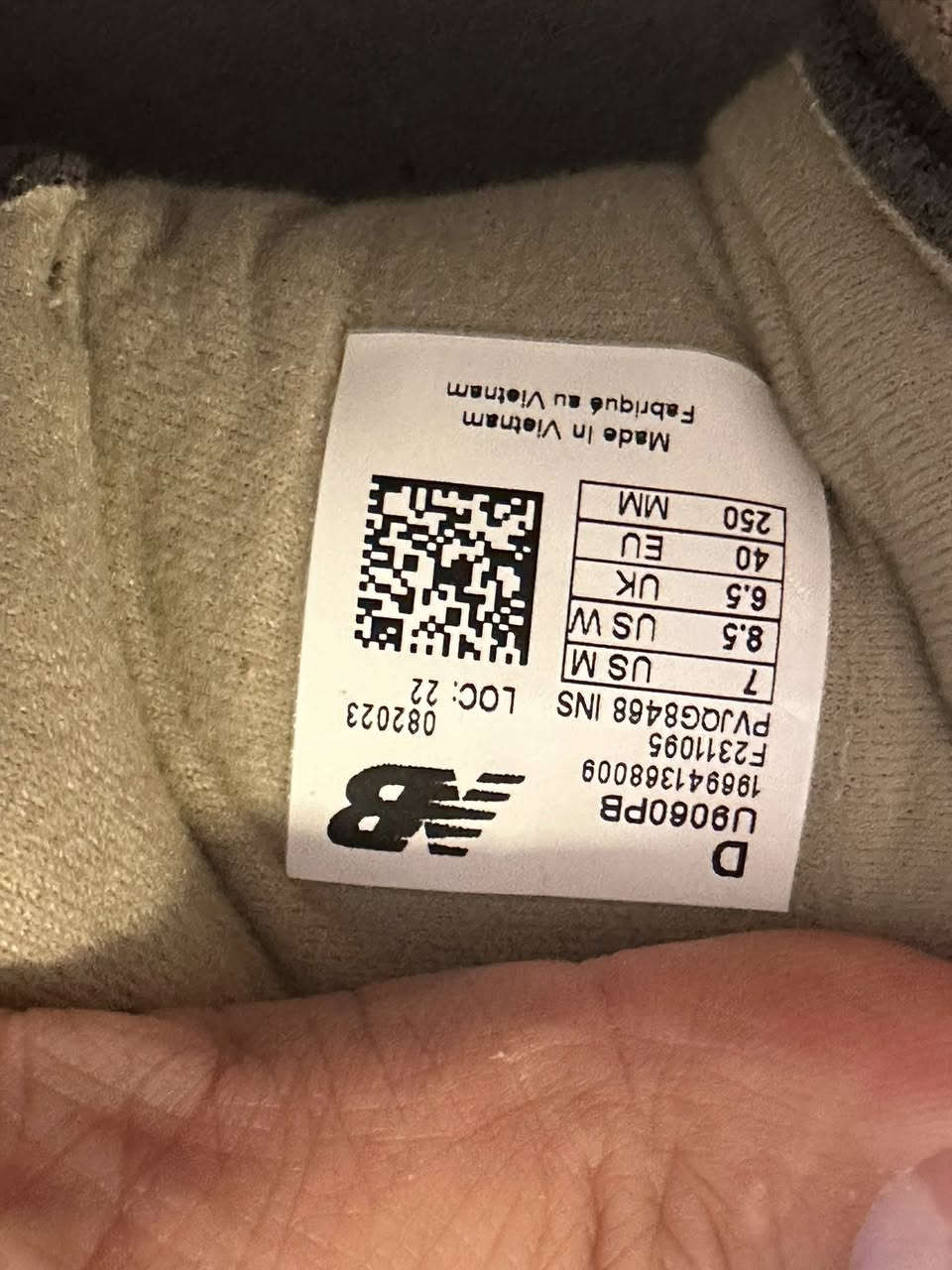 السلام عليكم شباب تكرمون اخذيه واحد جوردن نايك وثاني نيو بلنص السعر اثنيهن 75 الف


**إذا كنت صاحب هذا الإعلان وتريد حذفه لأي سبب، رجاءا أرسل رسالة إلى الدعم الفني**