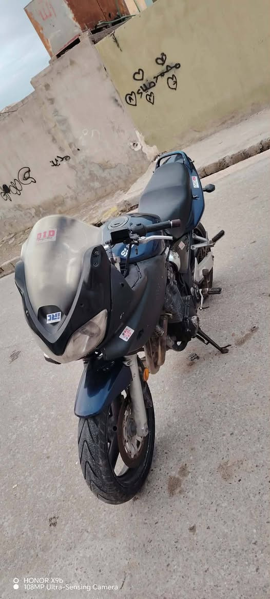 السلام عليكم شباب دراجه ساسوكي للبيع  1200 cc سرعة 260سعر خاص مكاني موصل جانب لايمن ***********
