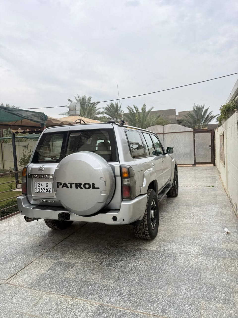 نيسان باترول سوبر سفاري 2009 رقم دهوك بأسمي السياره فيها منظومة غاز و مركب عليها مروحه كهربائيه مرسيدس + عدسات لايت مزوده بأغراض صيد لوي و دبل استرالي +ثلاجه دومتك +تانكي استرالي +ماطور هواء + لدات جانبيه +ويلات حديث +تخم تاير جديد +دبل بطاريه +قاطع خلفي +مايك تحدث مال جهاز لا سلكي + الكشن الخلفي يحتوي على صندوق للاغراض السياره بيها صبغ الجاملغ الامامي صبغ الايسر و ربع البنيد بدون دواخل السعر 250$ العنوان بغداد قرب سيطرة اللج *********** “. ***********
