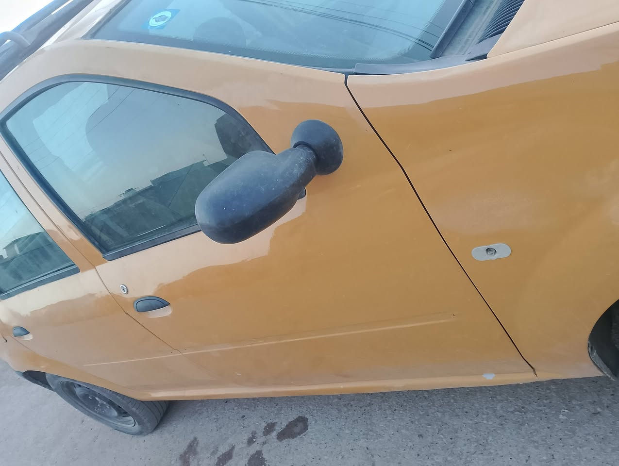 سلام عليكم..
رينو لوكان موديل 2009 للبيع 
كير محرك مكفول..
الكشر بي ذيول معمره وبي طخات 
تخم تاير جديد باتري جديد 
جامه اماميه جديده 
كلج مبدله جديد وعمبار بريك جديد
سنويه2030 بأسمي 
رقم بغداد 
السعر 35 وبي مجال 
العنوان/بغداد/بسمايه/قرية10  
للأستفسار***********
