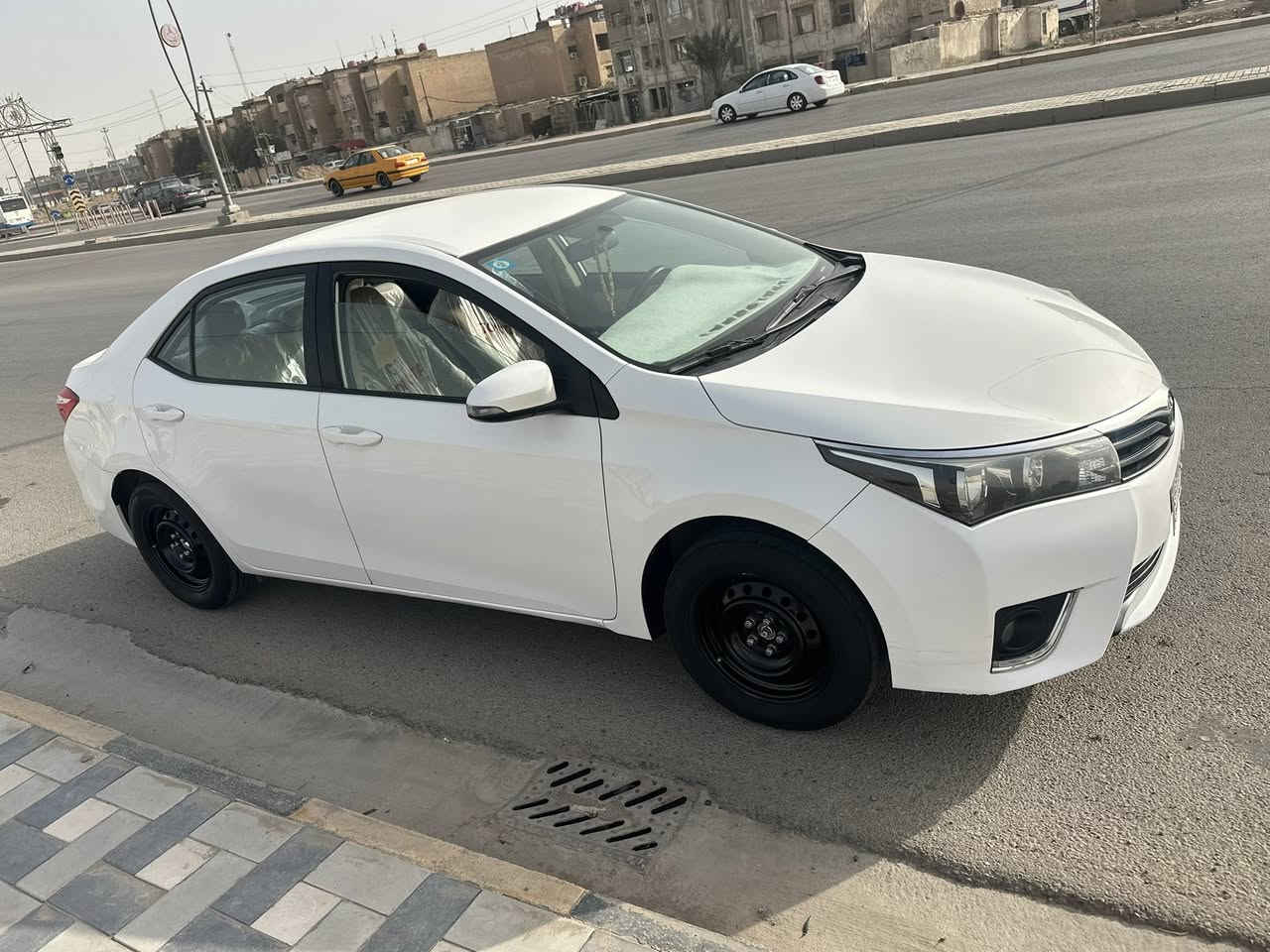 السلام عليكم
كورلا موديل 2015 خليجي استلام الشركه العامه 
فئه XLi 1.6 
ماشيه 130 الف كيلومتر
مكفولة من الصبغ والتبديل كفالة عامه
محرك كير مكفول
حداديه امامي خلفي جديدة 
محرك 1.6
رقم بغداد
مشروع وطني
تحويل ثاني يوم
سياره جاهزة للاخير 

للاتصال  ***********
مكان واسط - الكوت
