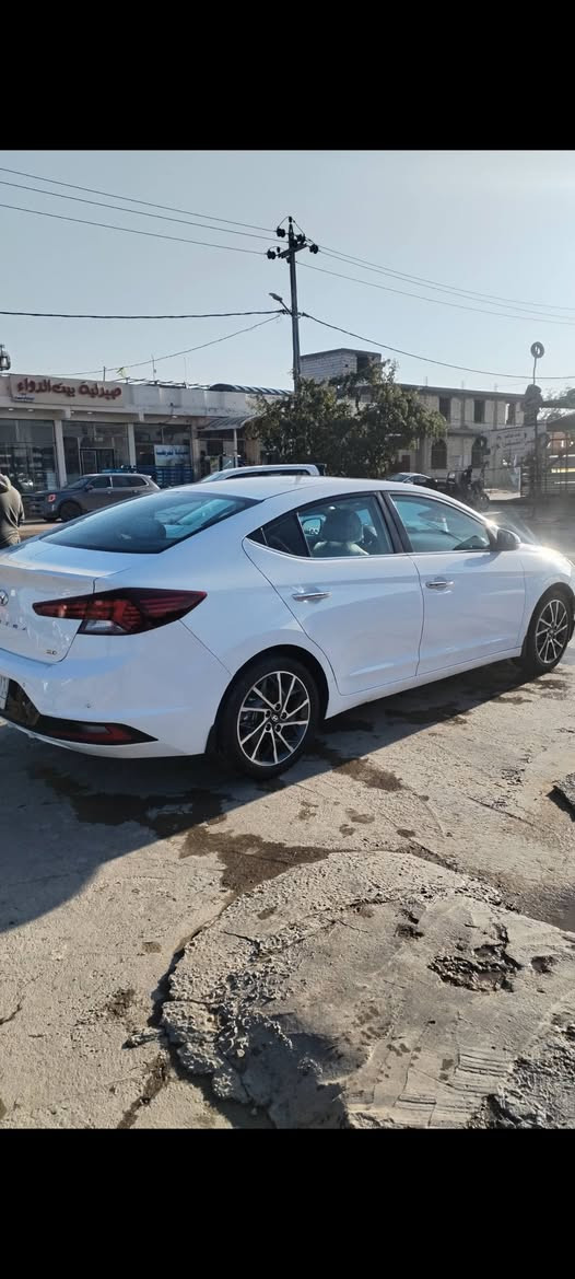 سلام عليكم
الانتره للبيع خليجي 2020
(كفالة عامة 
رقم بغداد
ماشيه 70 دك جرص حقيقي 
2000 دوش 
فول مواصفات (واحد.علئ واحد)
(نكل + كشنات قلاب) 
فتحه سلايت
 +بصمه+
قطعتين تبريد +
تحكمات ستيرن
 +مرئي شفط 
+ شاشه 
+كامره امامي خلفه
 +فول واحد علئ واحد
+انضمة قياده
 +يدات نيكل
+حساسات امامي خلفي
 + سياره فول واحد علئ واحد
السعر (165)  وبيه مجال 
مكان (السياره كربلاء)
***********
