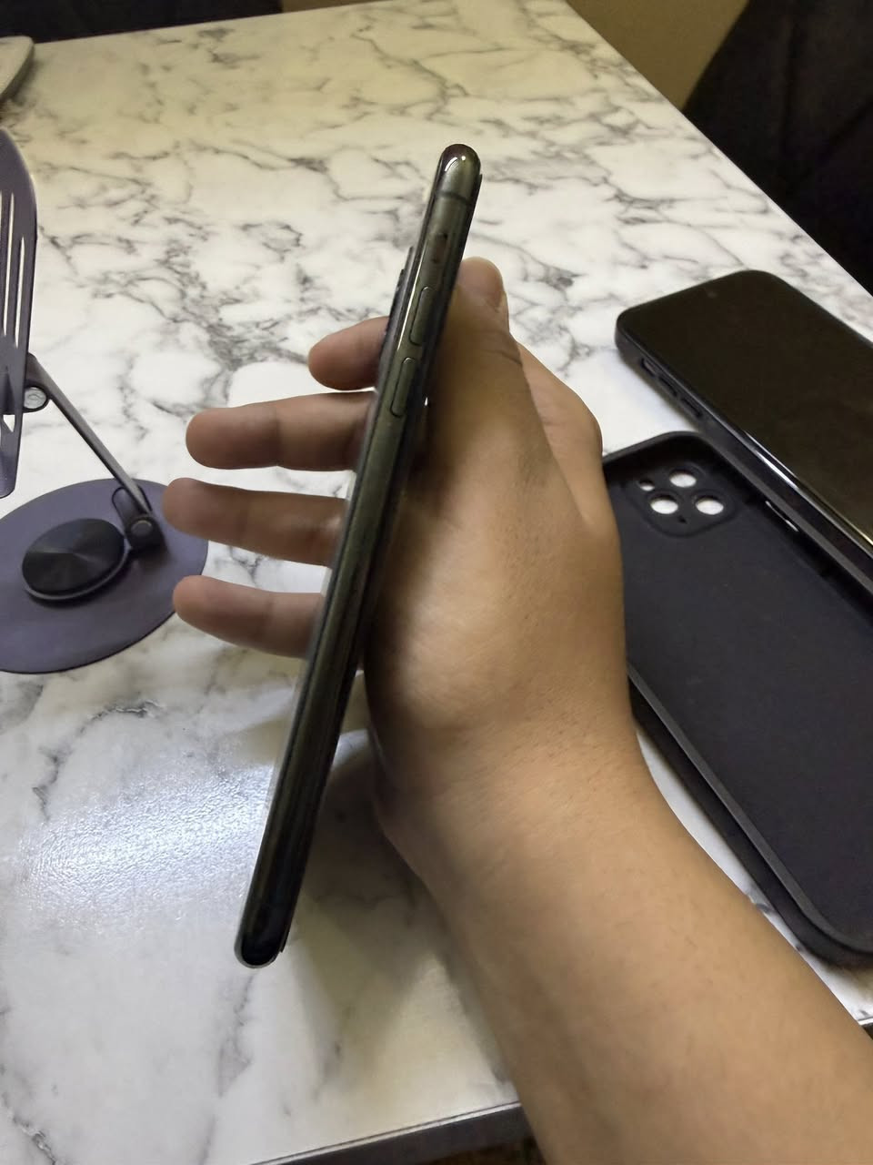 ايفون 11 برو ماكس
256 كيكا 
بطاريه 77 اصل 
الجهاز وتر بروف  
مكفول كفاله عامه 
وين متريد افحص ما مبدل اي شي 
استعمالي للجهاز ثانوي مستعمل شي بسيط جداً 
السعر :320 الف بي مجال للشراي 
ملاحضه : الجهاز بي لاصق شاشه ضد الكسر 
للتواصل واتس أب :***********
