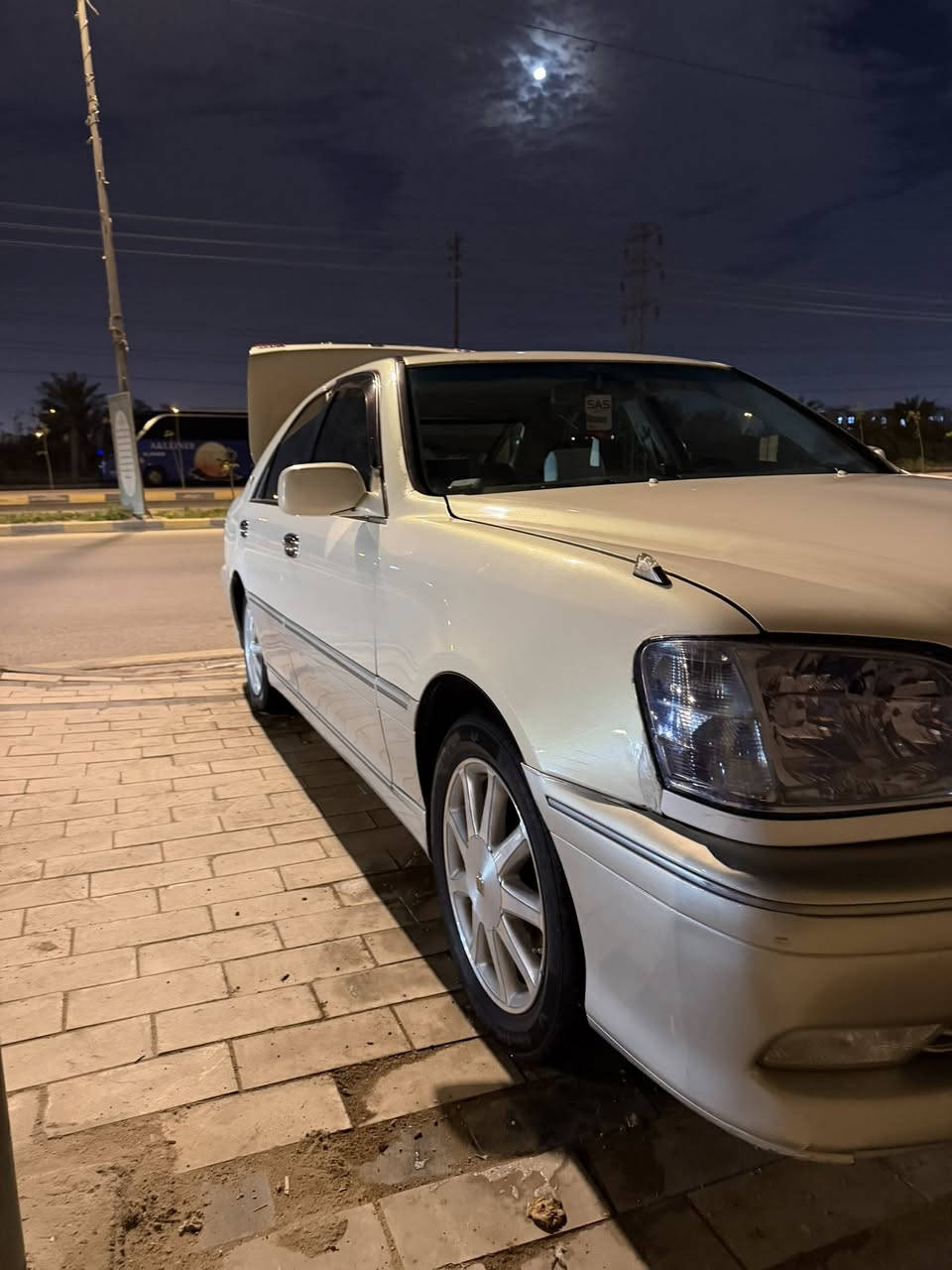 السلام عليكم بيع أو مراوس  2002 اصل 3 دكم شاصي 75 السياره فقط مفحوصه السعر ( $88 )وبيه مجال ***********
