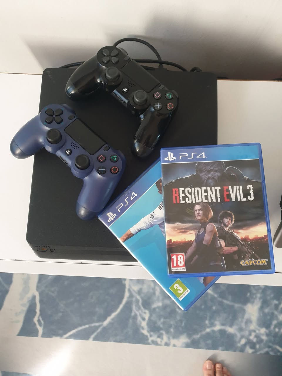 ps 4 للبيع سلم 
ما مهكر وياه 
جوستكات عدد 2 وحده اصلي ثانيه تجارية 
لعبات عدد 2 
حقيبه تجي وياه بدون كارتونه  
سعر 200 مابي مجال


**إذا كنت صاحب هذا الإعلان وتريد حذفه لأي سبب، رجاءا أرسل رسالة إلى الدعم الفني**