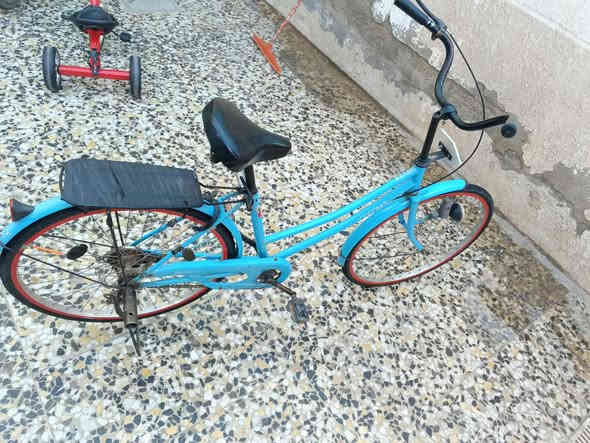 سلام عليكم بيسكل للبيع حجم 26 بيسكل جاهز مانقاصه اي شي  للعلم لبيسكل مختوم موديل (2016)   لبيسكل احله من الصور مكاني واسط نعمانيه السعر (ب95) وبي مجال  الاستفسار ادخل خاص او على الرقم *********** مو شراي لا تجي
