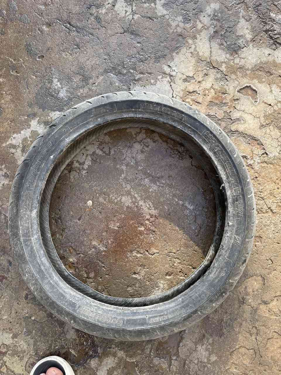 شوته كامله ب ٢٠ 
ضفيره ببر كامله ومفرعه ب ٥٠ 
صالنصات ب ٥٠ 
تاير ويل امامي جديد ب ٥٠ 
ويل امامي ب ٢٠ 
ويل امامي ثاني هم ب ٢٠ 
تاير امامي ب ٢٠ 
عقل بلادي فصله ب 100 
شخاطه جديده ب ١٠


**إذا كنت صاحب هذا الإعلان وتريد حذفه لأي سبب، رجاءا أرسل رسالة إلى الدعم الفني**