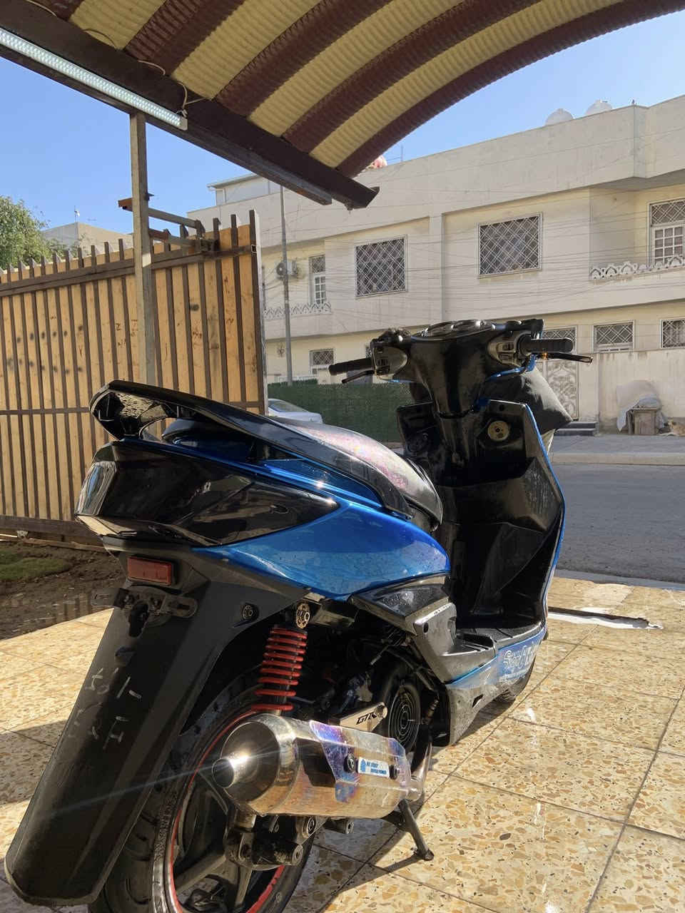 سلام عليكم 
دراجه سكنس كابريتر 
دراجه خير من الله شلعه ومعدل 
كفاله عامه  
تخم كلاجات رياضي Koso 
يدات رياضي spl
سلف ترجيه برتقالي رياضي 
قطره دهن قطره اكسل رياضي 
تخم تايرات جلاتين 
 السعر :950 وبيه مجال رقم الهاتف ***********
ملاحضه : مراوس عادي حسب القناعه
