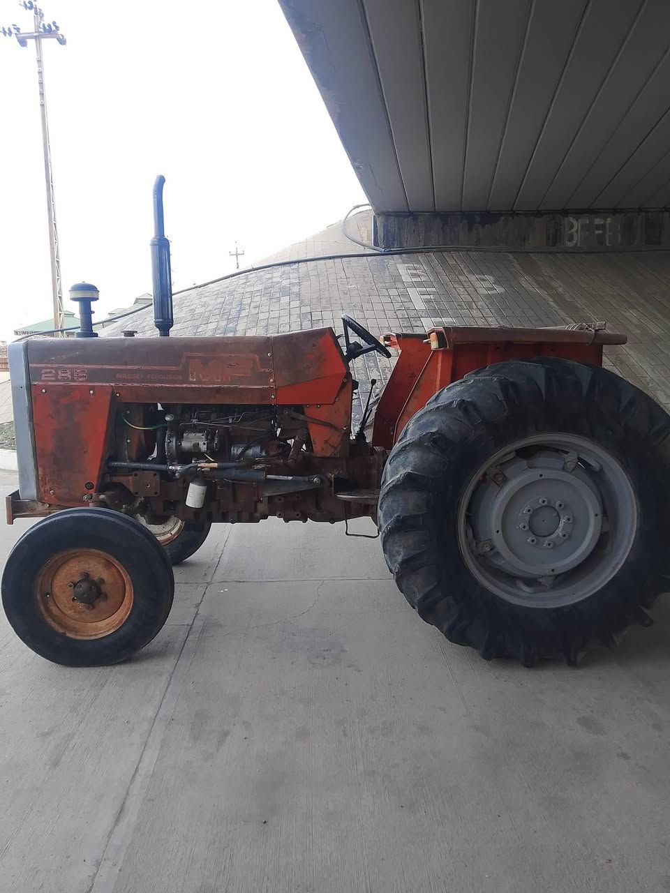 سلام عليكم ، للبيع فورگسن برازيلي
گير اكسل محرك شرط 
كهربائيات كلو شغال 
رقم سنويه واسط
إني أبيع كفالة من عشائر ومن حكومة 
السعر 9,250 بي مجال قليل 
عنوان داخل كركوك 
***********
