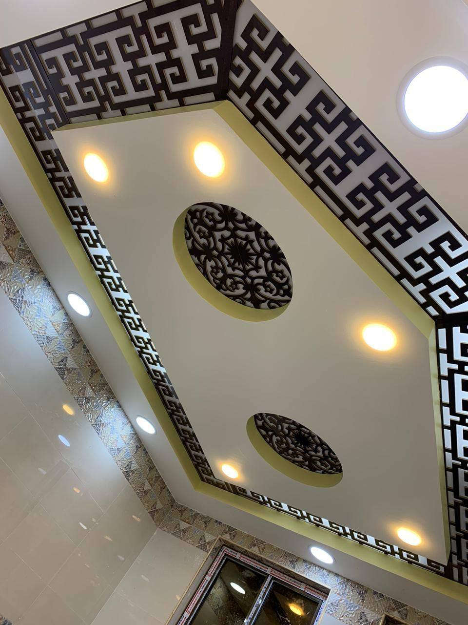 دار للبيع خلف الجوازات شارع الاخلاص ١٥٠متر بناء حديث طابق ونص ارضيه مرمرشوكر سيراميك اسباني عرض الشارع ١٥متر للاستفسار ***********
