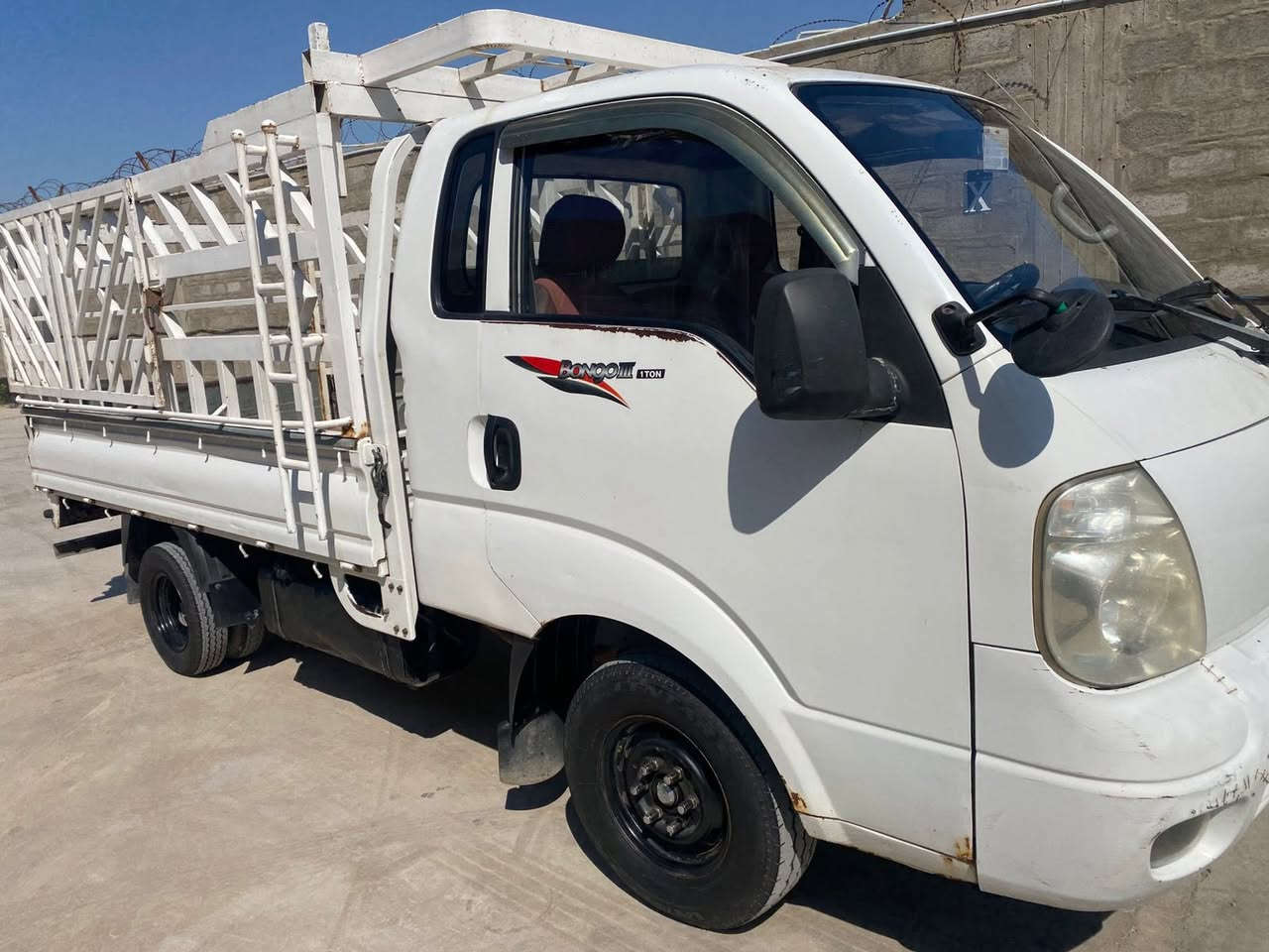 من رخصت مدير الكروب كيا نثية موديل 2009 للبيع مكلف بالنشر غير متواجد على الفيس رقم صاحب الشئن تفاصيل مع صاحب السيارة على الواتساب ***********
