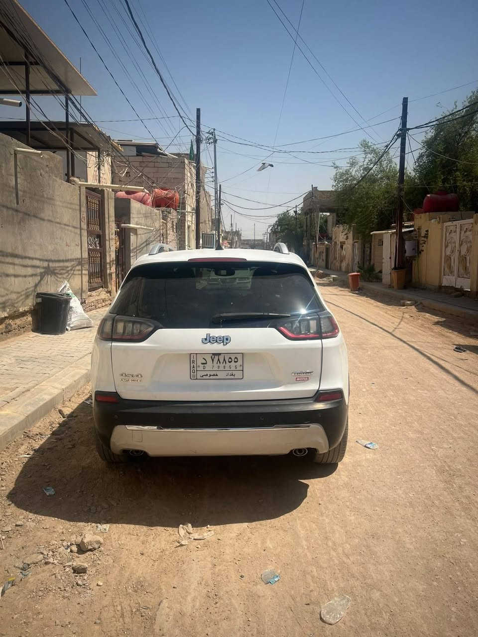 للبيع جيب شيروكي فول مواصفات محرك 6 سلندر
تبريد قطعتين
كير محرك جديد
سيار جديده 
رقم بغداد
السعر 155 وبيها مجال 
رقم الموبايل *********** النجف, العراق
