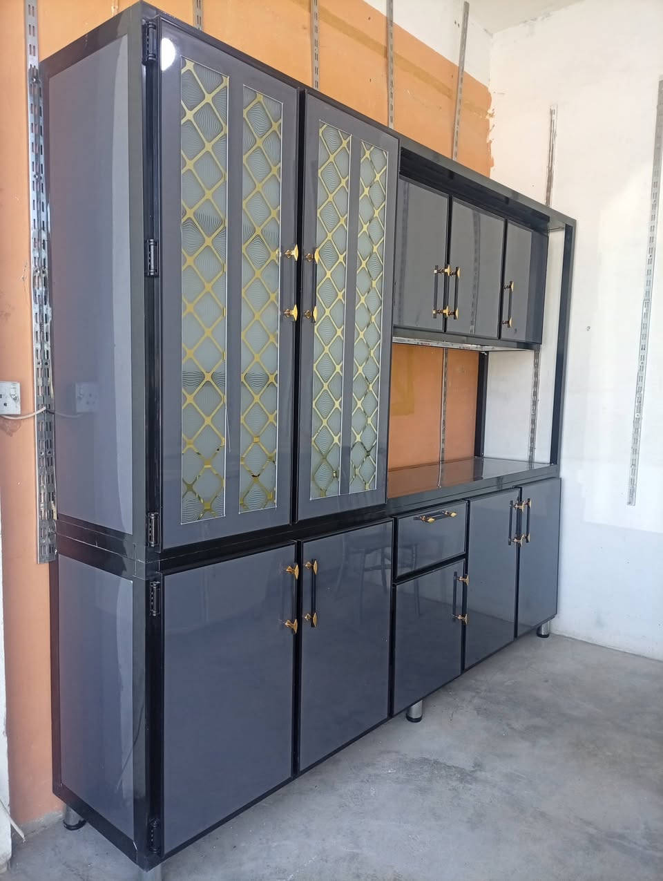 للبيع كاونتر تركي تزكام قياس مترين ونصف وسنك متر ونص مرمر العنوان مقابيل البطاقه  الوطنية الاتصال *********** إذا تردون غير الاوان متوفر
