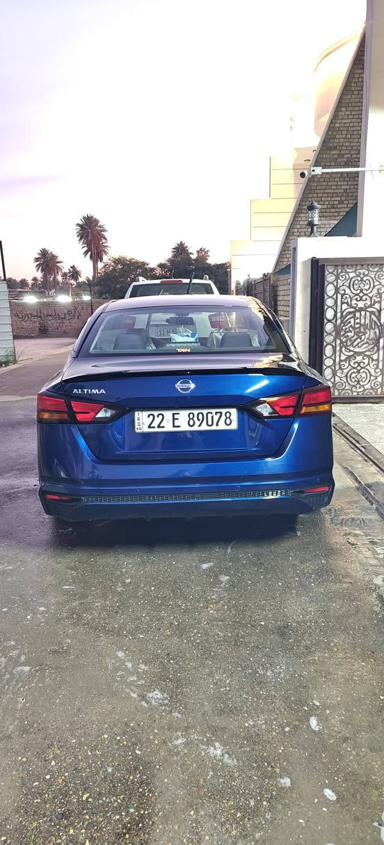 السلام عليكم
للبيع او للمراوس بسياره عاليه بسعرها 

نيسان التما مكينه 2500

موديل 21 وارد امريكي ايرباك برده فقط

سياره مواصفات عاديه بصمة تشغيل بصمة ابواب 

تشغيل عن بعد كشن كهرباء شاشه كامره حساسات امامي خلفي 
نضام التوقف الذاتي امامي. وخلفي زنونات عالي ناصي مال طرق خارجيه 
كامره تصوير امامي خلفي بدقة 4K تدعم الكاربلي المرايه وواي فاي ونضام جيبي اس وتعرف منها اذا السياره واكفه او كاعد تمشي كله يطلع عندك بالتليفون السياره نضيفه وخير من الله اي استفسار *********** السعر 137 وبيها مجال بسيط جدا مكانها بغداد الصليخ سنويه وهزه جديده بيها
