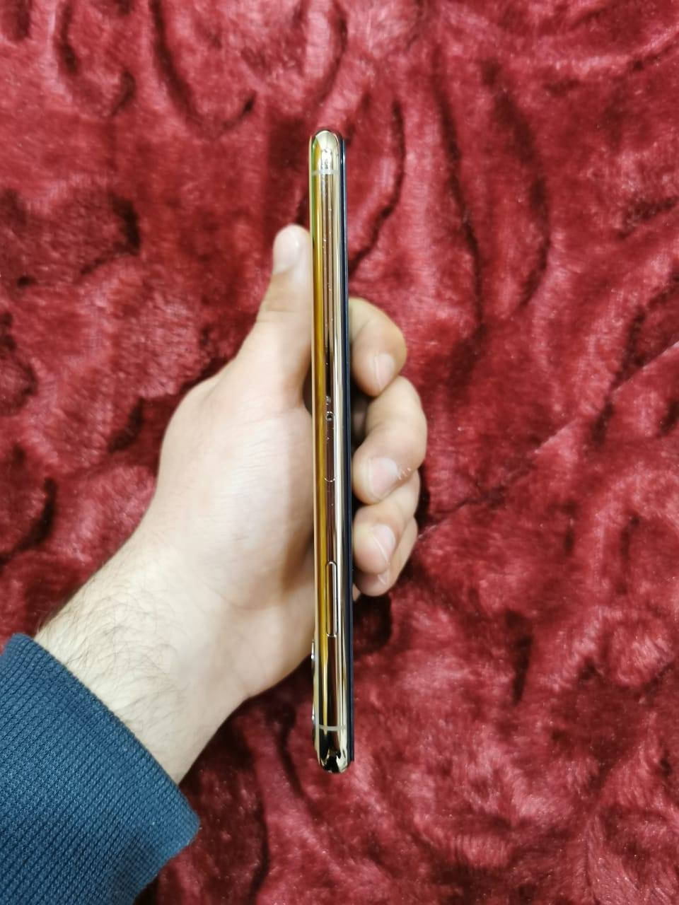 ايفون 11 برو ماكس بلادي 
نظيف جدا 
ذاكره 64
بطارية 79 بلادي 
نموذج M/J نسخة اليابان 
مكاني موصل ايسر
***********
