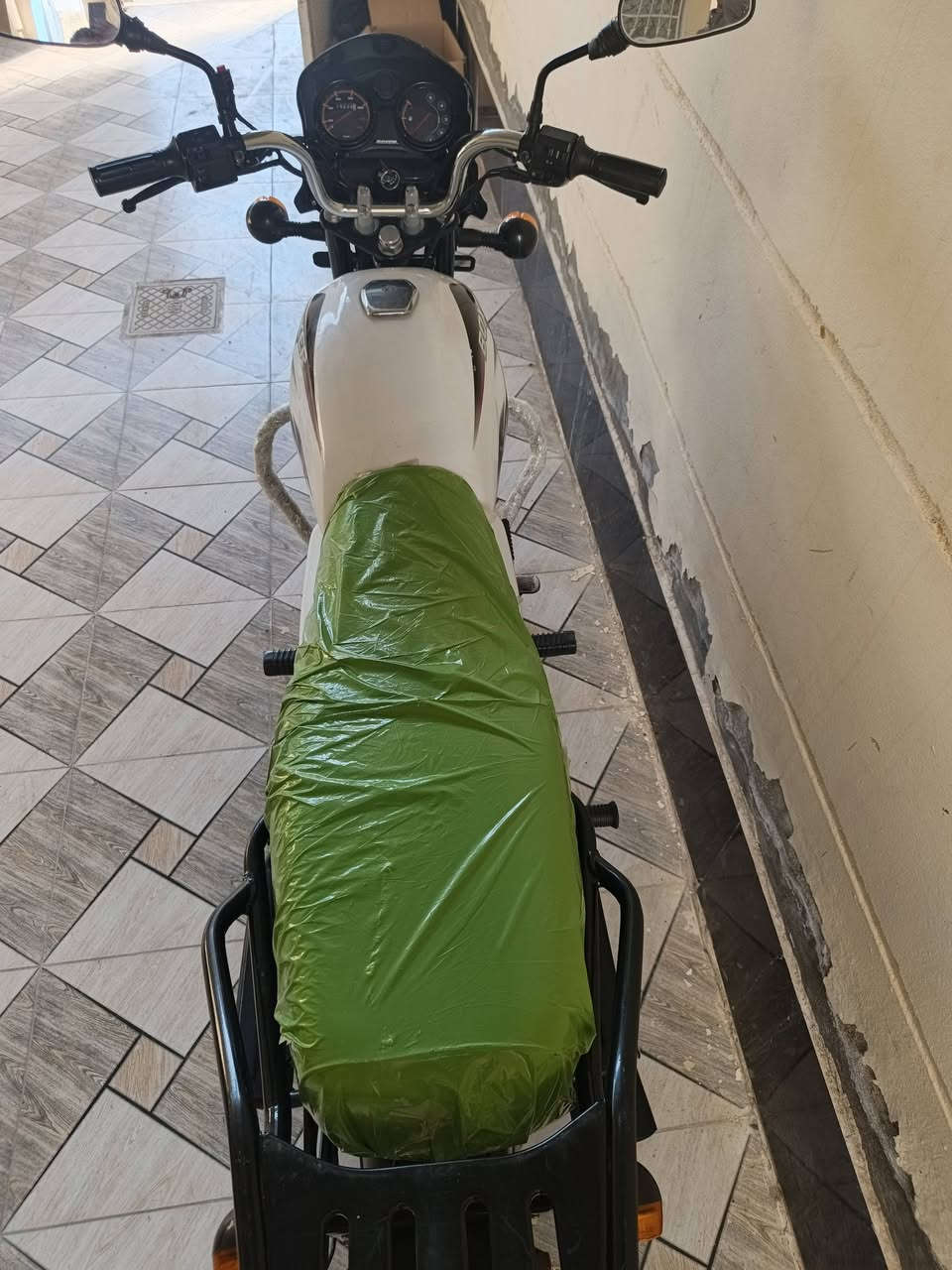 سلام عليكم دراجه بوكسر موديل 23 نازله بل 25 مرقم لوحه سنويه انكليزي ديالى تحويل ثاني يوم دراجه مكفوله كفاله عامه كير محرك مكفوله كهربايات كله شغال مكاني ديالى بعقوبه خرنابات شراي يتصل ويدلل ***********/***********
