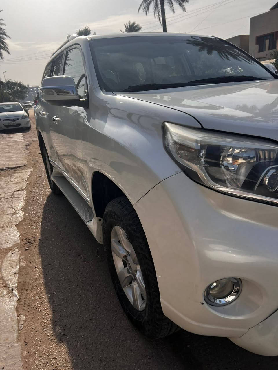 سلام عليكم
برادو 2014 
مكينه 4 سلندر 
موصفات السياره
تحكم استرين 
كشنات  كهربائيه اماميات
شاشه كبيره
كمره خلفيه 
حساس خلفي 
نضام تزحق 
قطعتين تبريد
مري شفت ويا سويج 
فوري ويل
ليات زنون لد
ثلجه

بيه  فقط الجاملغ اليمنه مبدل وكاله بدون دواخل 
بيه رصعات بسيطه
رقم بغداد
العنوان بغداد مدينه الصدر الحبيبيه
رقم الهاتف ***********
السعر 255 بيه مجال بسيط بيع مستعجل 
بدون مروس
