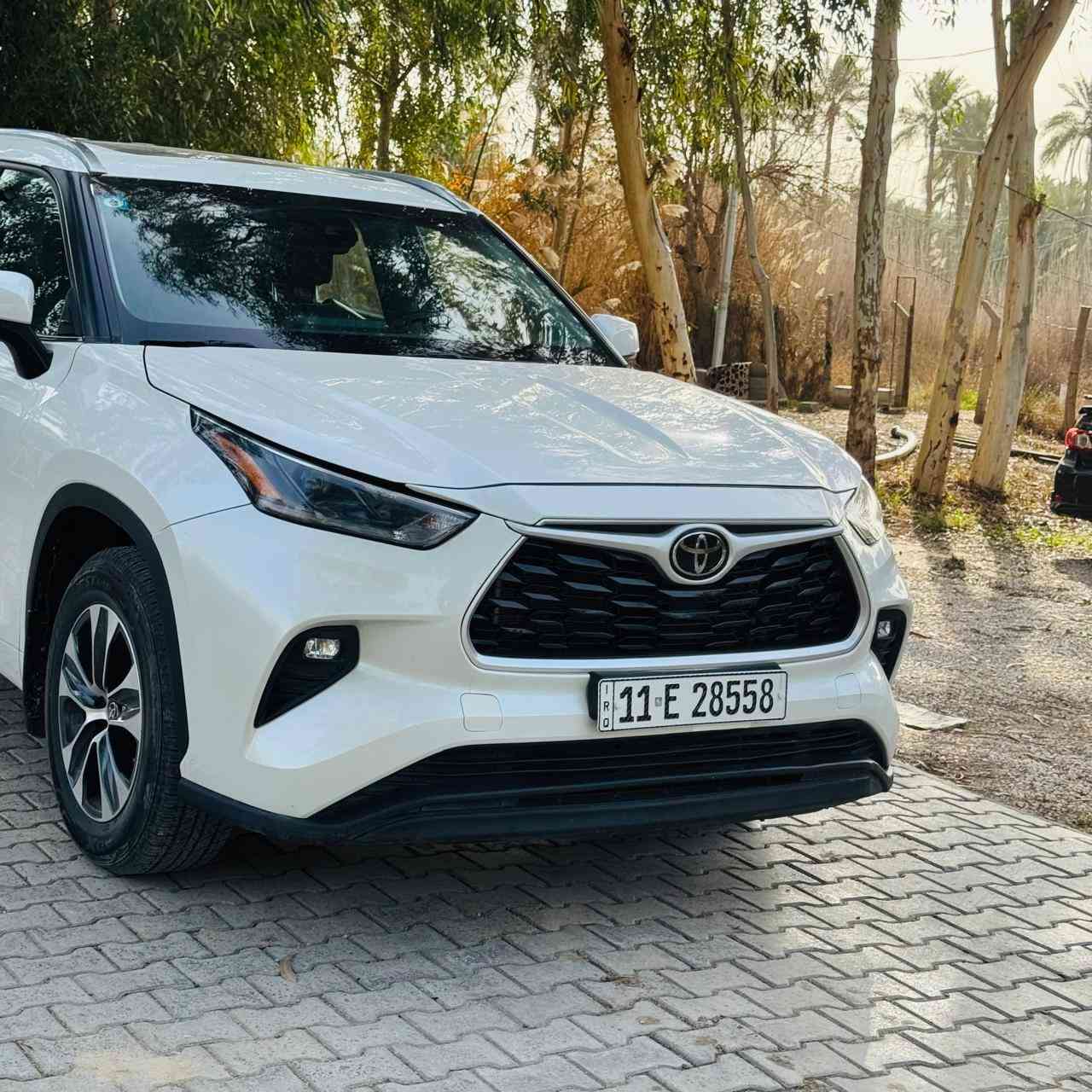 هايلاندر مديل ٢١ فئة xle دفع رباعي فول مواصفات مكينة ٦ سلندر ماشية ٢٦ سيارة جديدة كلش كفالة السيارة بدون صبغ ولا تبديل حادثهه موضح بالصور مكان السيارة كربلاء للاستفسار الاتصال ***********
