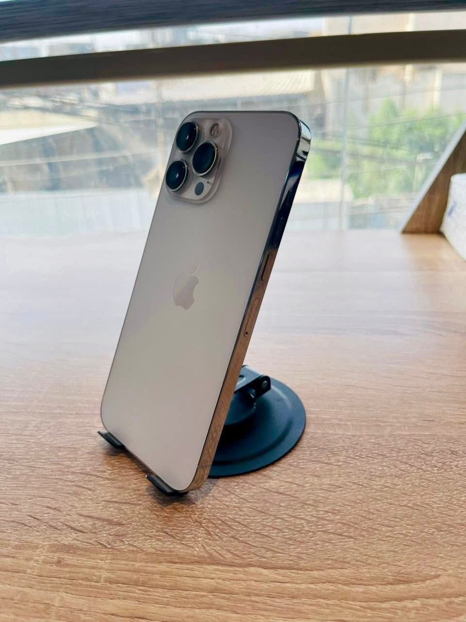 ايفون 13 برو ماكس
بطاريه 100%. ذاكره 256GB 
الضرر / مبدل شاشه تفصيخ 
وبطاريه نوعيه جداً ممتازه ومبدل كامرات 
فيس ايدي متوقف
باقي الجهاز مكفول ونضيف 

                       سعره 435 الف فقط سعر ثابت 
_____________________________________ العنوان 📍
بابل شارع 40 متوفر توصيل جميع محافظات العراق 
اذا كان توصيل يلزم 15 الف عربون من قبل الزبون ***********. هاتف 
***********. واتساب
