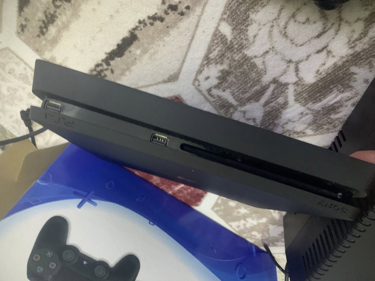 سلام عليكم بلي 4 سلم مهكر ذكره ٥٠٠ مع كامل الملحقات و نضافه فول ما مصلح مستخدم قليل جداً  وياه يو بي اس مكاني بغداد الحرية ماعندي توصيل السعر ٢٨٠ الف رقم ***********
