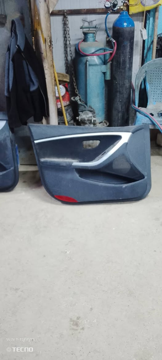 سلام عليكم يوجد غراض النتره i30 للبيع جامه باب خلفي وماطور جام وكيلون خلفي صفحت السايق  وبطاين ***********
