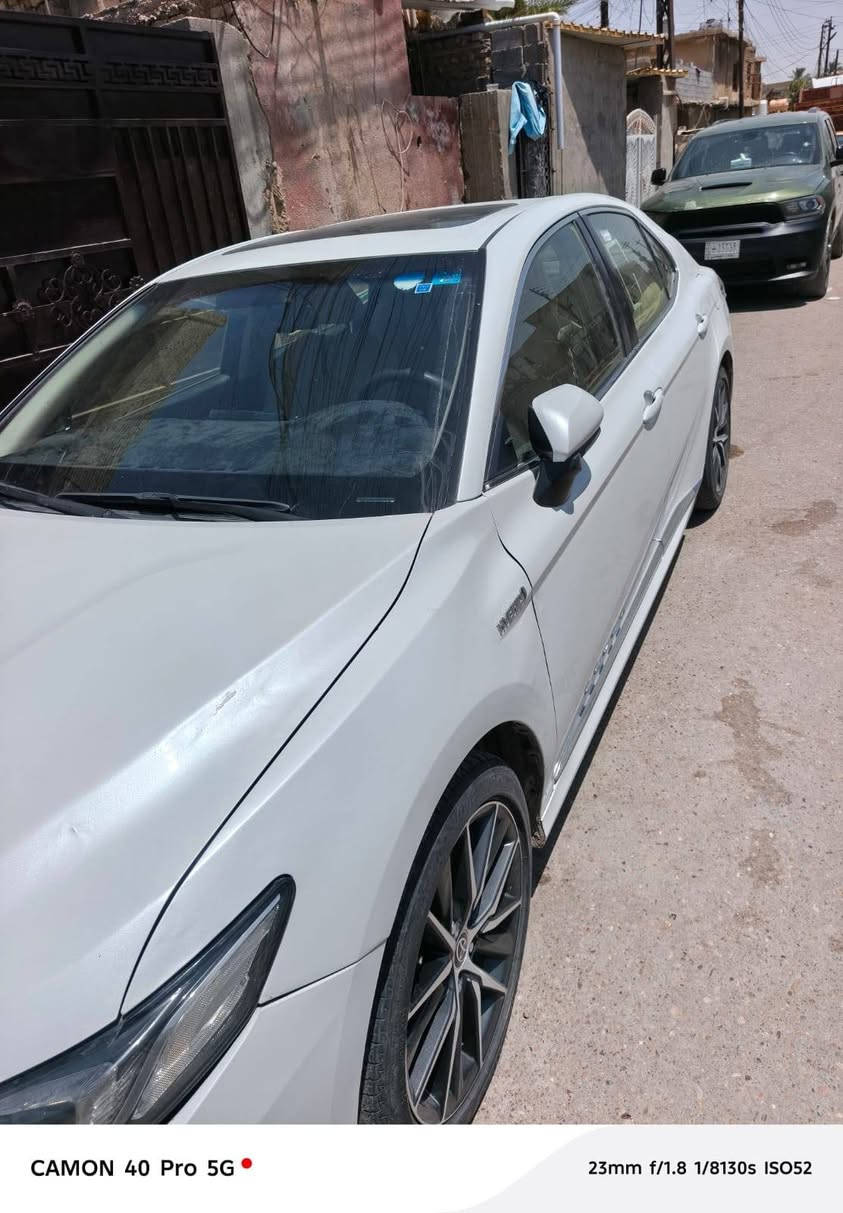 كامري 2024 وكاله عبد اللطيف جميل فول 1/1 GLE
ماشيه 72 الف كيلو  
  فتحه وبرده وكرسي كهرباء وشاحن واير ليس جديدا جدآ السياره مكانها بغداد باسمي تحويل ثاني يوم 
رقم الهاتف *********** 
السعر 200 وبيها مجال
