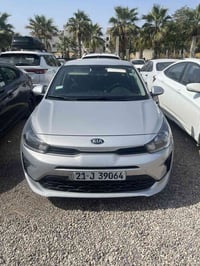 كيا ريو ٢٠٢١ ضرر بنيد كلير والجاملغ السكن بارد وكلير  ماشيه ٥٨ الف ميل...