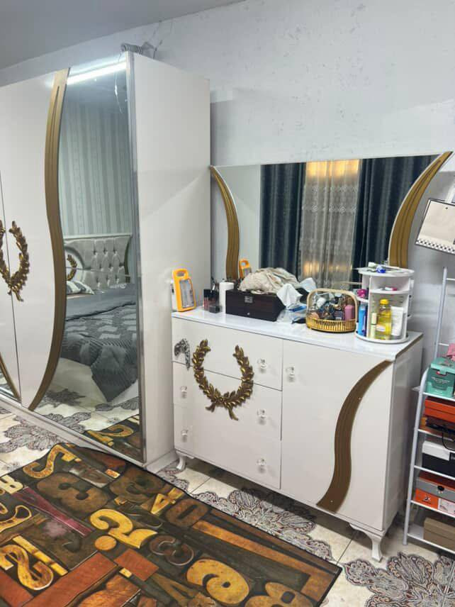 متاح للبيع غرفه نوم تركيه نضيفه كلش ٧قطع مكان بعقوبه الفلاحه السعر خاص***********
