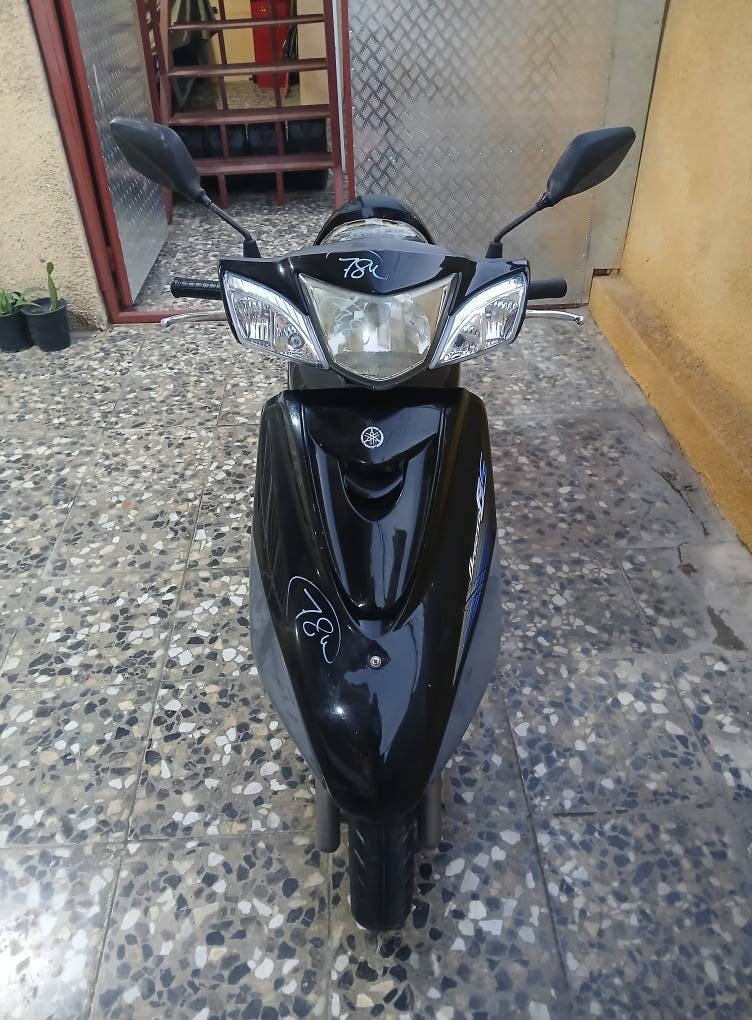 سلام عليكم للبيع دراجة بريز بغبغاء مكفولة كفالة عامة بعدة على وضع الرنبة مابيهه اي نقص السعر ٩٠٠ موبايل ***********مكاني بغداد الكمالية
