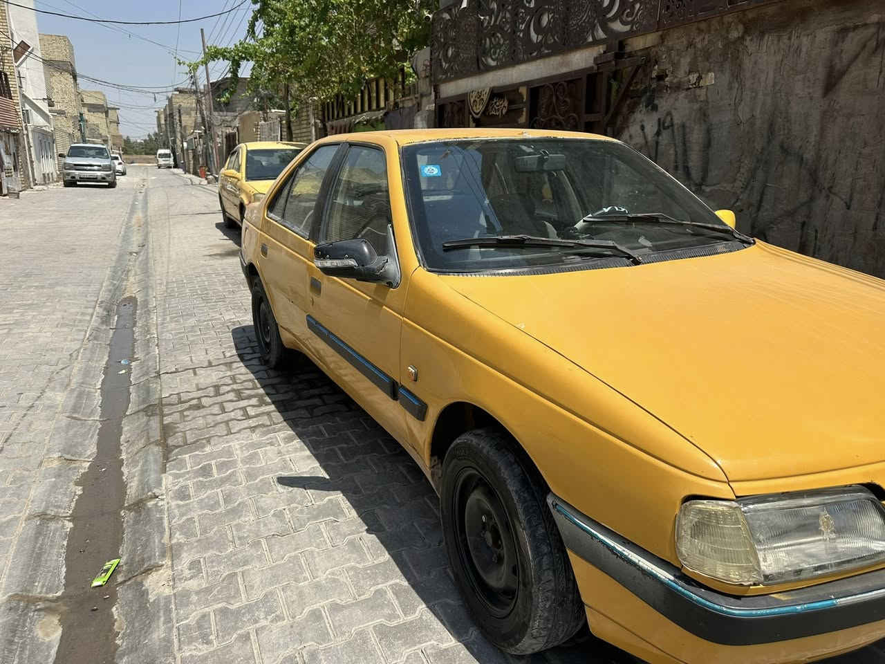 بيجو روى ٢٠١٠ بسمي السياره السنويه والهزه بعد مساقطات محوره مكينه وكير برنس معمره السياره جديد ومصبوغه عام كلشي مناقصها غير التبريد بس مكانها بغداد الشعلة رقمي بي واتساب هم ***********
سعرها ٣٥ ورقة بيها مجال

