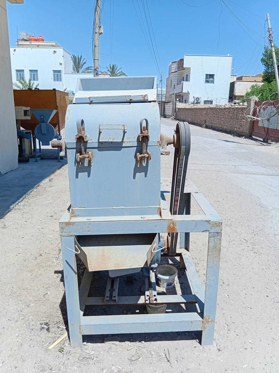 جاروشه ذره عنروص معه ذره وسعف وكرب
ماطور 25 حصان زهمز امريكي 
سعره ١٨٠٠
***********
الانبار هيت خلف مطعم ابو عبدالله
